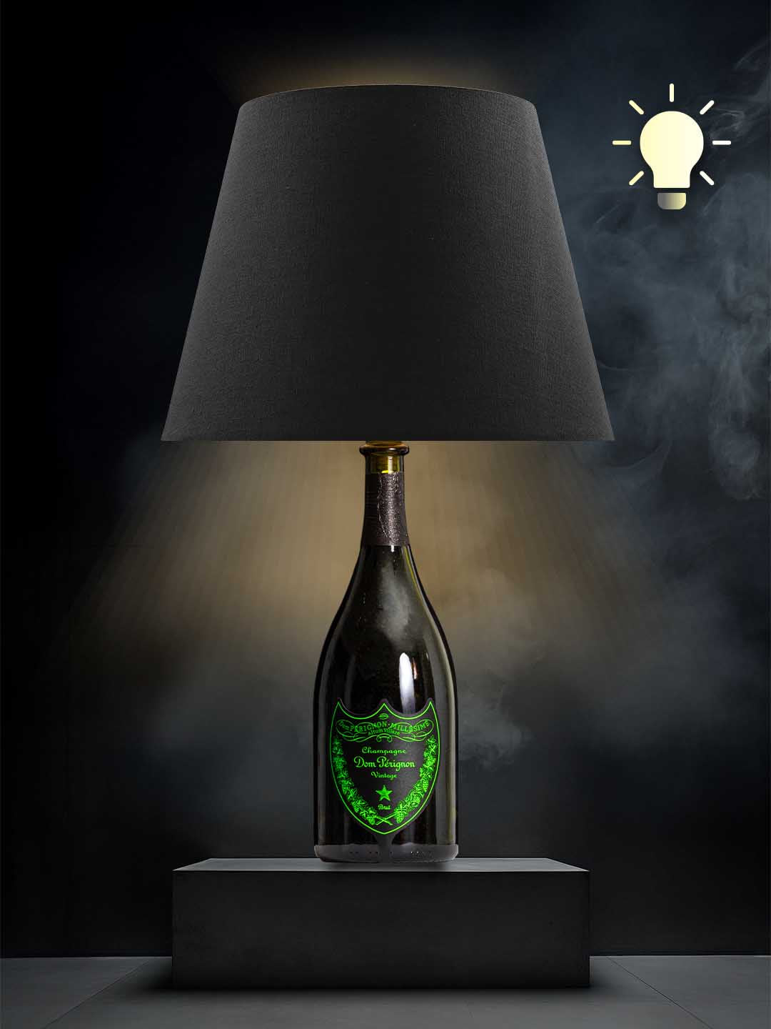 Lampe aus einer Dom Perignon Luminous Grün Flasche → Schwarz, warmweiß