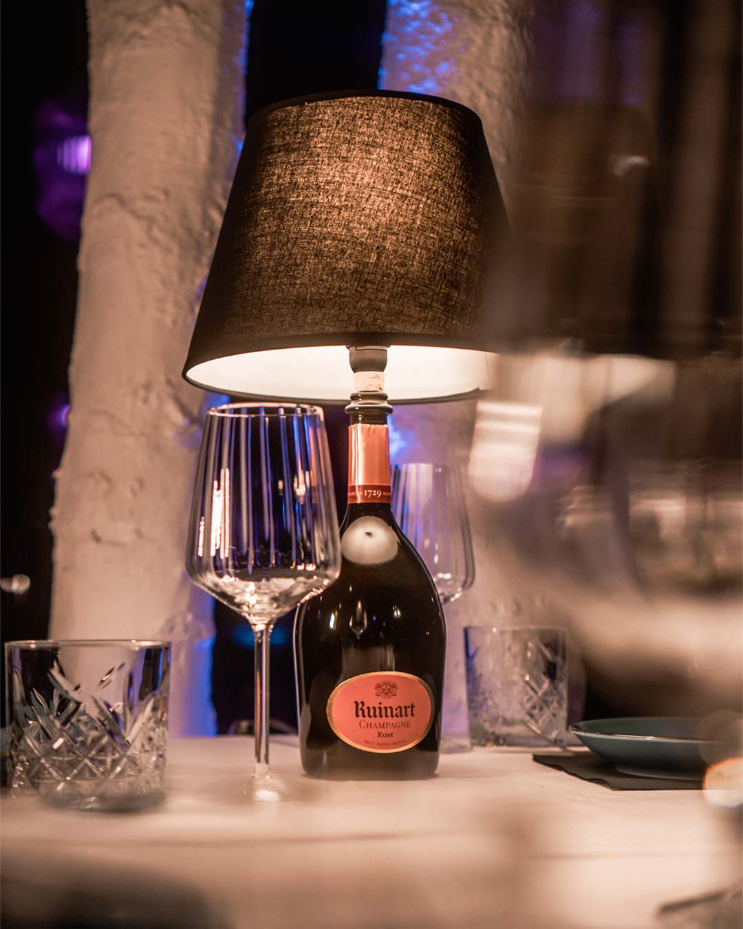 Ruinart Rose Champagner - Flaschengeiste Flaschenlampe Chamaison - Restaurant
