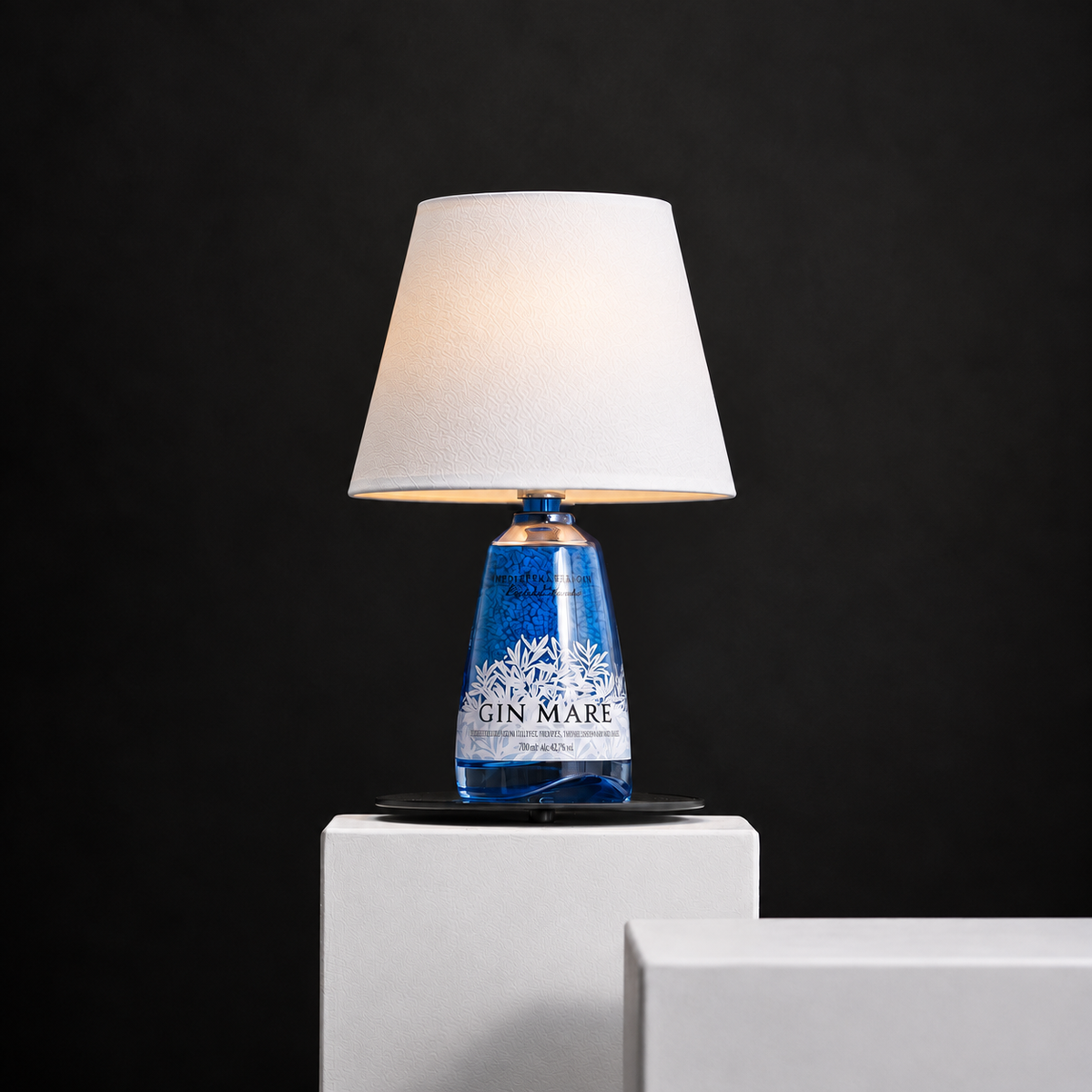 Ginflut Flaschenlampe – mit weißem Lampenschirm